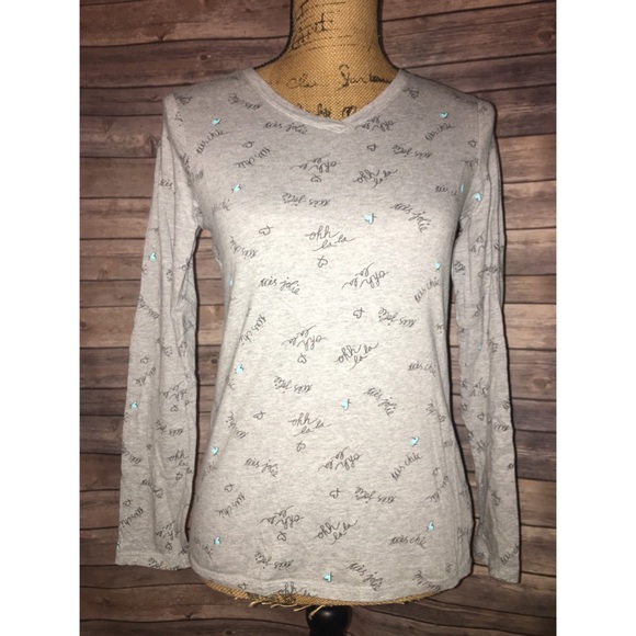 Old Navy Tops - 💙Old Navy Long Sleeve Shirt